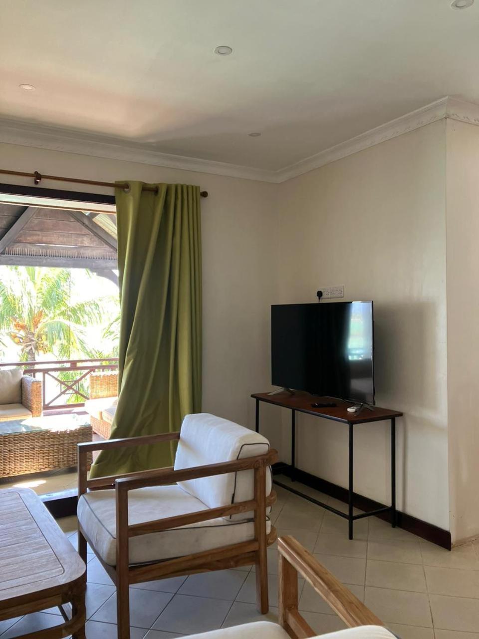Sunset Boulevard, Grand Bay Ngoại thất bức ảnh