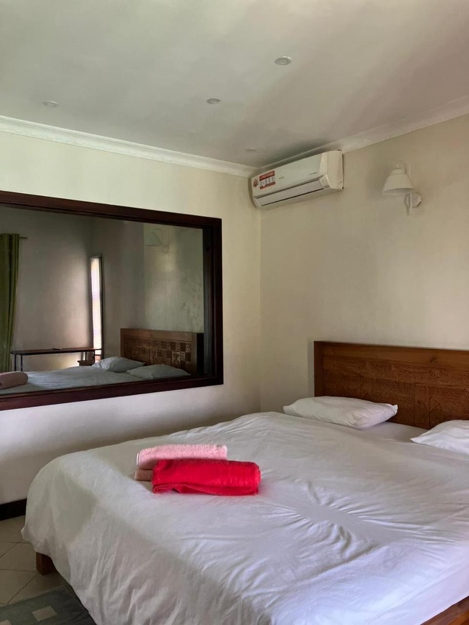Sunset Boulevard, Grand Bay Ngoại thất bức ảnh